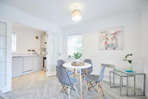 Luxury + Modern 2 bed in heart of the city centre